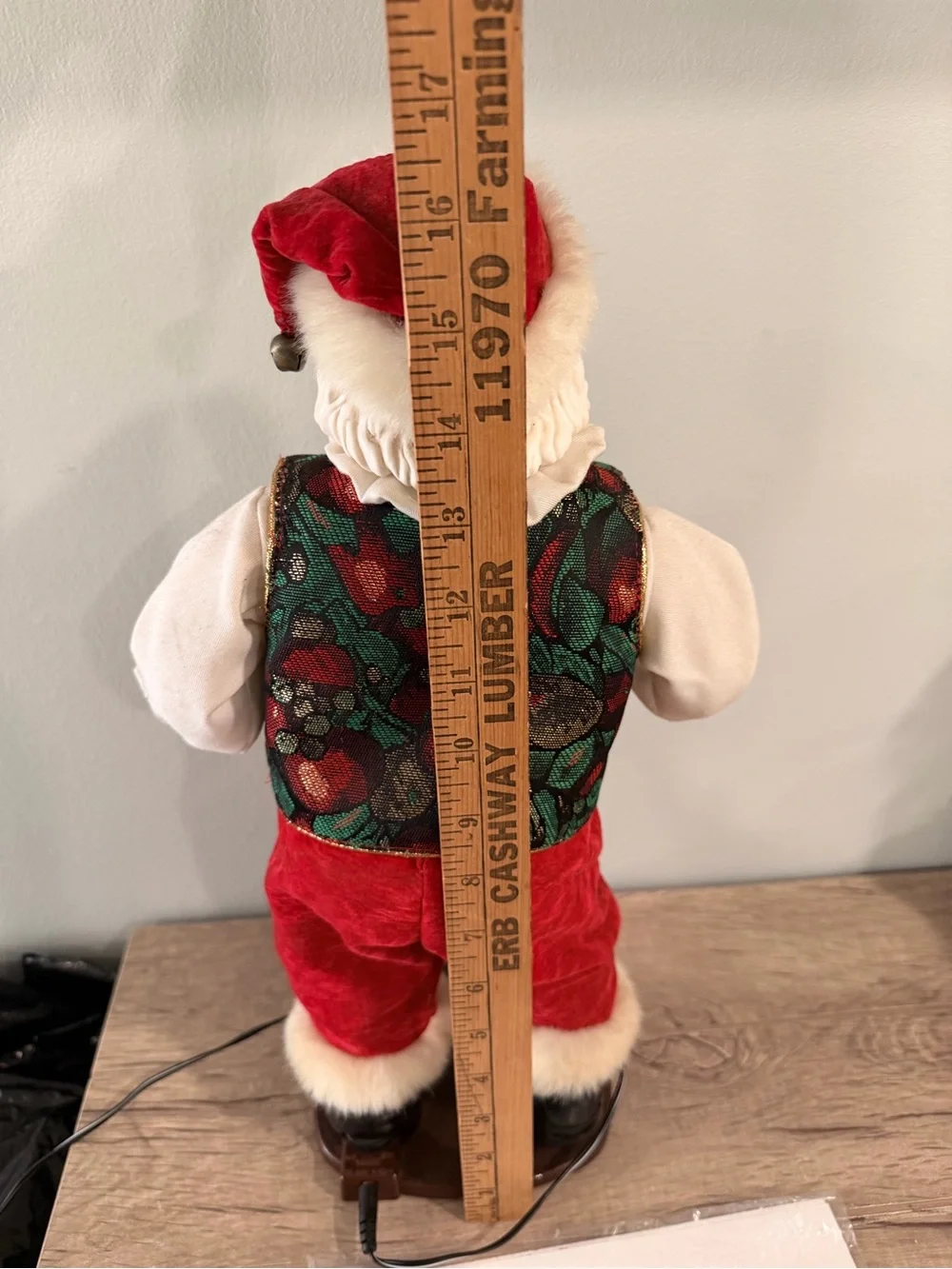 1999 Animated Rockin' Around Santa Claus Brenda Lee Christmas Figure Dancing